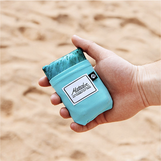 The Matador Ocean Pocket Blanket: The Ocean In Your Pocket, The World ...