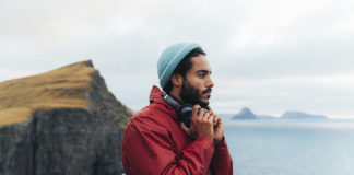 Man wearing the beyerdynamic LAGOON ANC