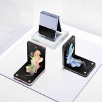 1-043_product_galaxy_zflip4_blue_pinkgold_graphite_HI