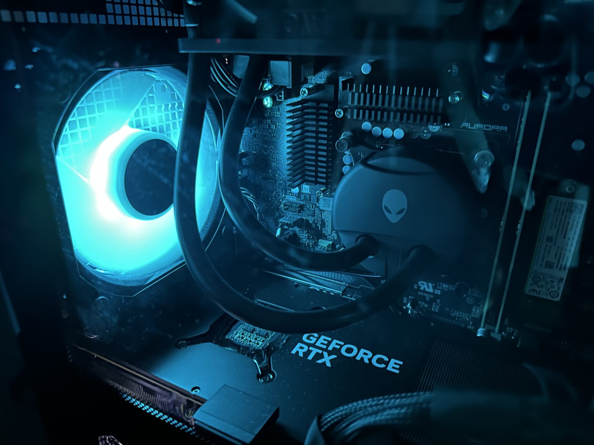 Immersive Gaming with the Alienware Aurora R16 Desktop Setup
