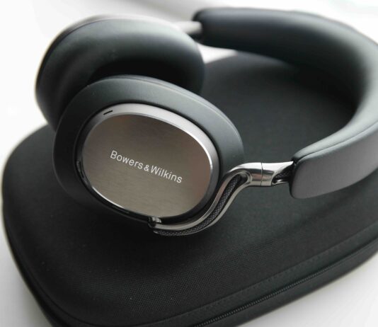 Luxury Wireless Audio Experience with Bowers & Wilkins Px8 S2