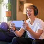 G325 Midnight Black_Lifestyle Image_2