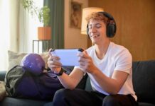 AFFORDABLE EXCELLENCE: Logitech G325 LIGHTSPEED Delivers Comfort, Style, and Game-Ready Audio