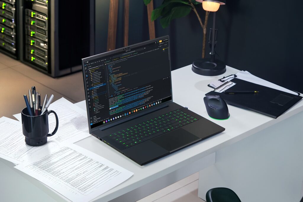 Blade Desktop Razer Blade 18: Desktop Power Meets Next-Generation AI Performance