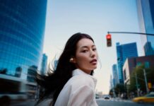 Sennheiser ACCENTUM Clip Brings Open-Ear Audio to Life