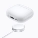 Apple-AirPods-5-Wireless-Charging-Case-260909_inline.jpg.large_2x-2