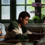 Apple-AirPods-5-lifestyle-260909_big.jpg.large_2x